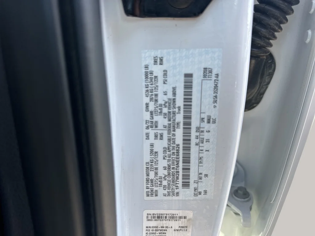 Used 2022 White Ford Lariat image 27