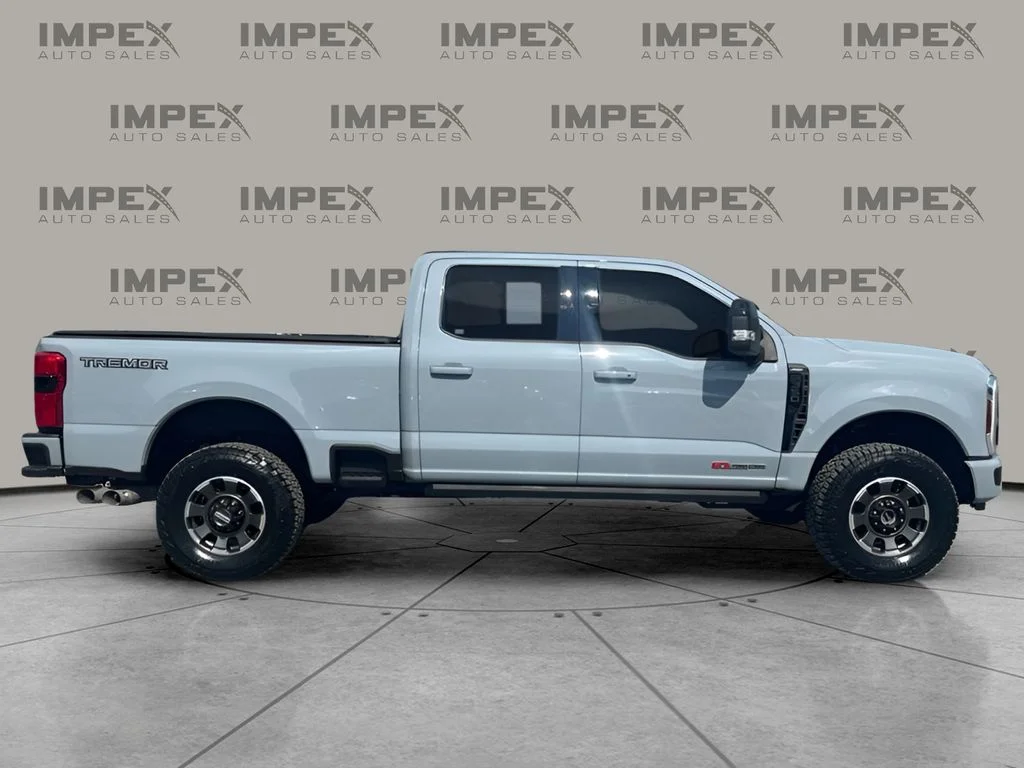 Used 2024 Gray Ford Lariat image 6