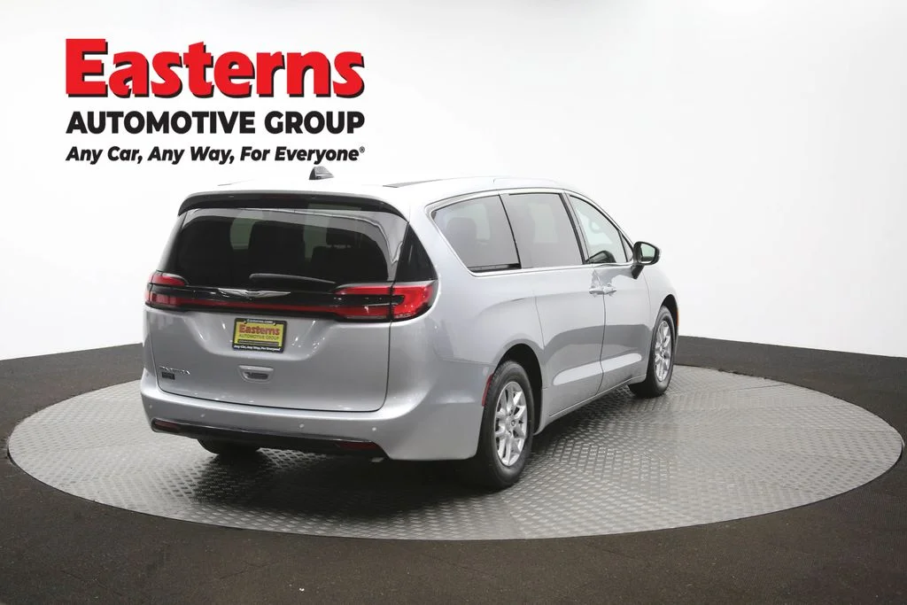 Used 2023 Silver Chrysler Touring L image 42