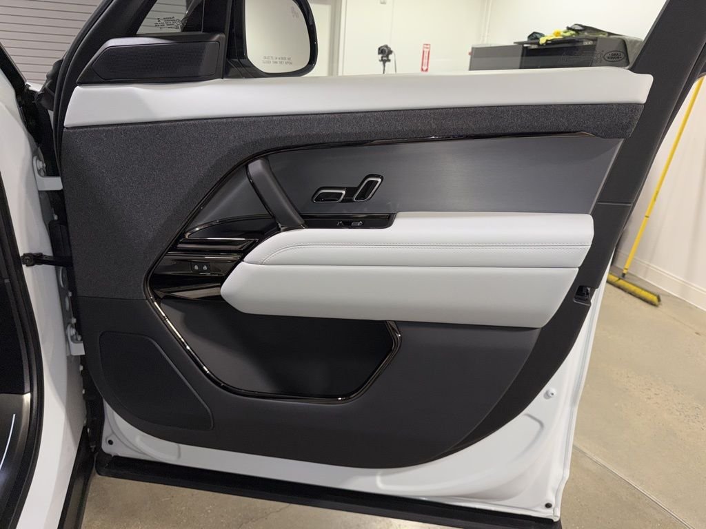 Certified Used 2023 Fuji White Land Rover SE image 23