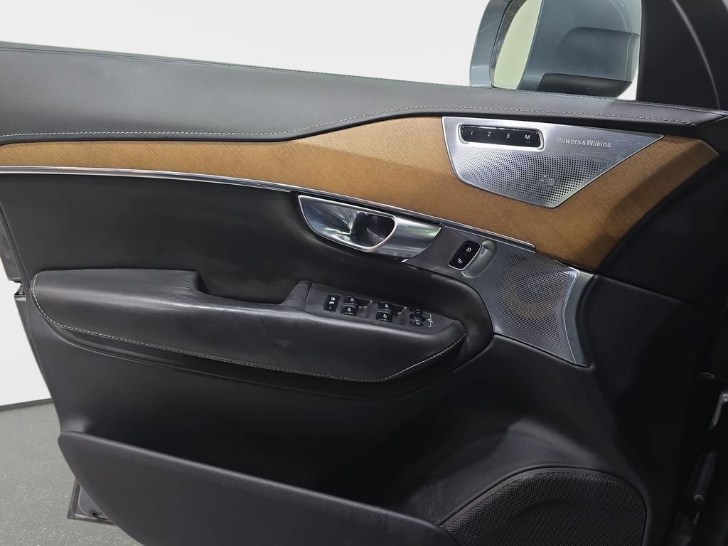 Used 2017 Gray Volvo T8 Inscription image 27