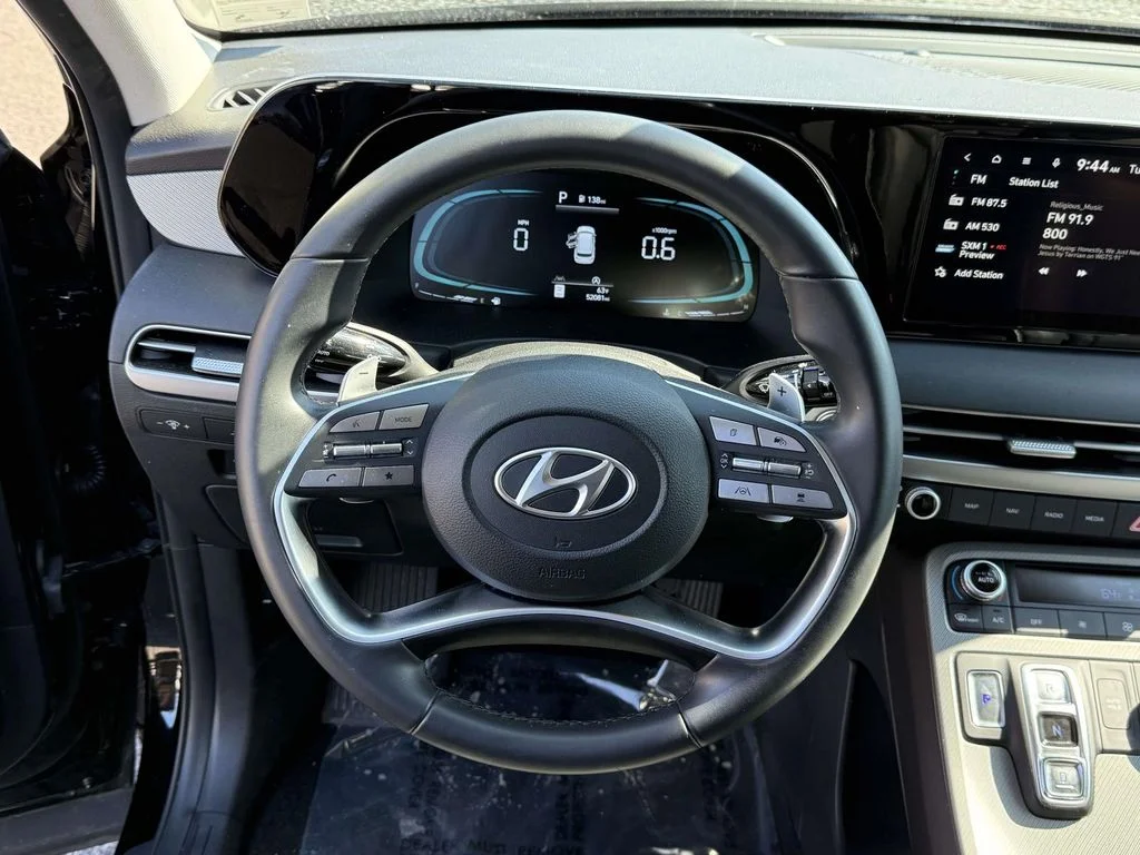 Used 2023 Black Hyundai SEL image 17