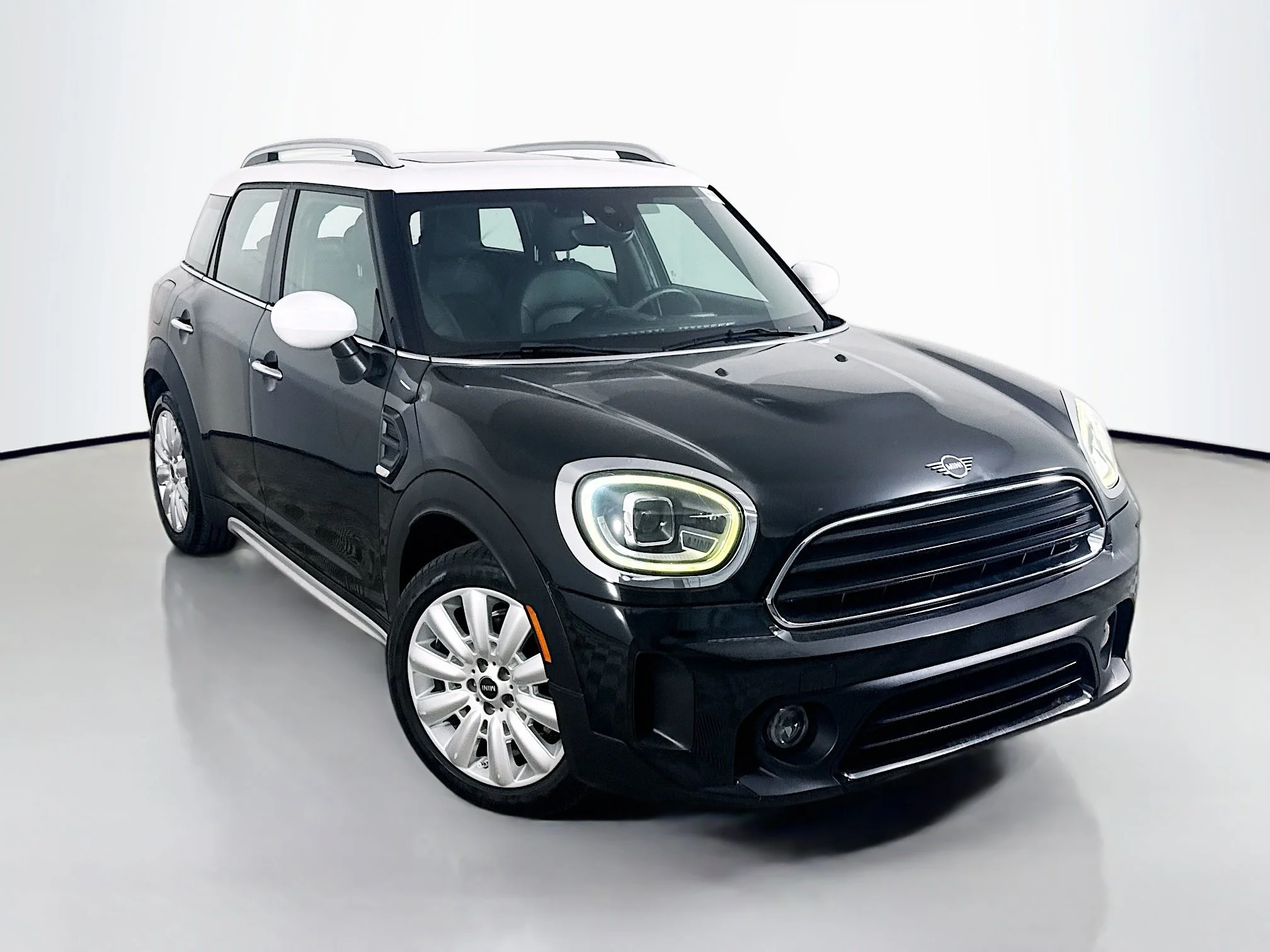 Used 2022 Midnight Black Metallic MINI Oxford Edition image 1