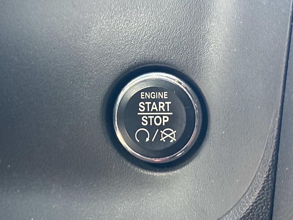 Used 2013 White Dodge R/T image 23