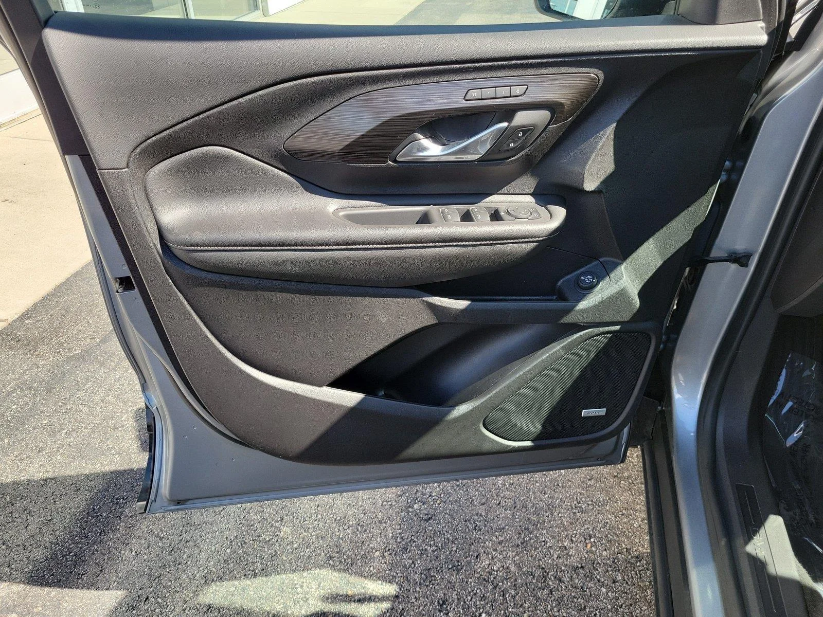 Used 2024 Sterling Metallic GMC SLT image 19
