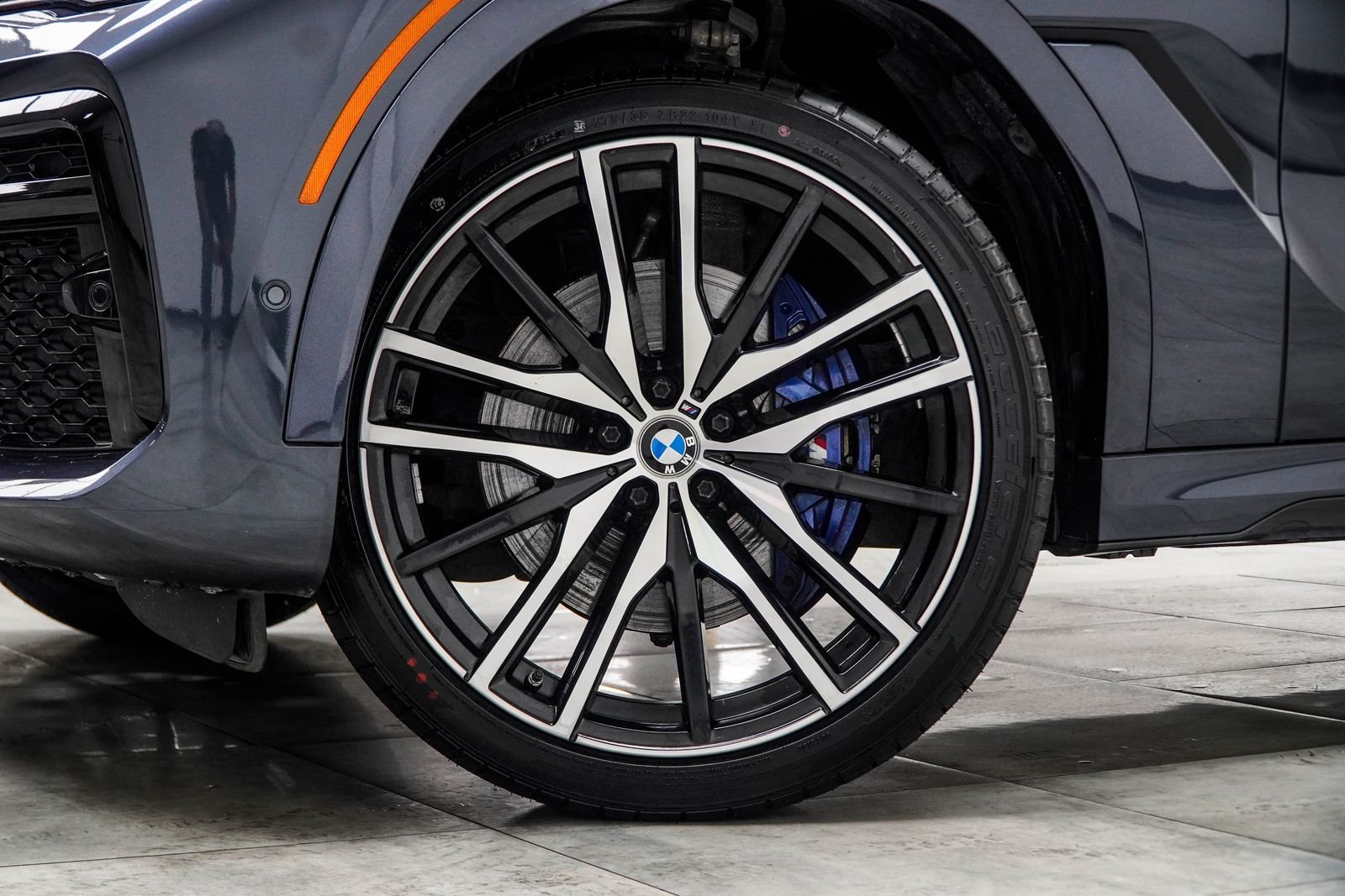 Used 2022 Gray BMW xDrive40i image 6