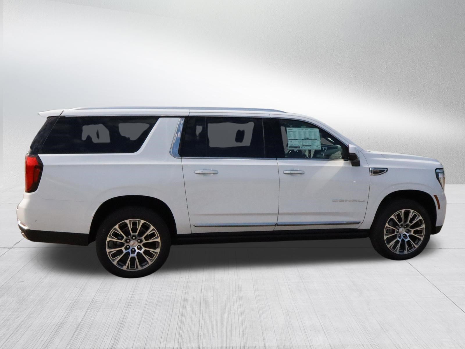 2026 GMC Yukon XL Denali - Photo 8