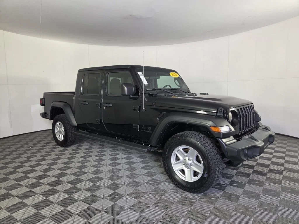 Used 2020 Black Clearcoat Jeep Sport S image 3