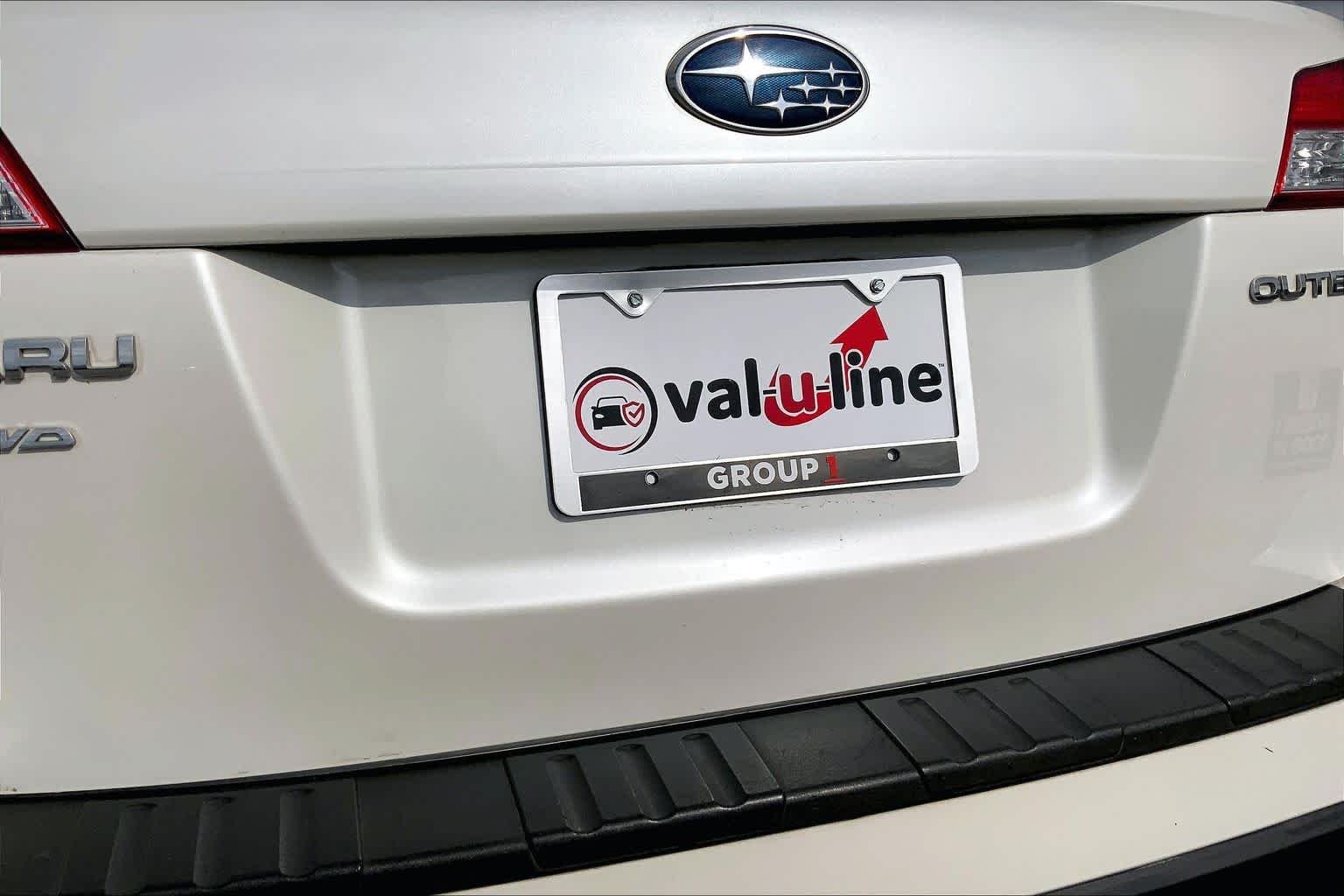 Used 2014 Satin White Pearl Subaru 2.5i Premium image 10