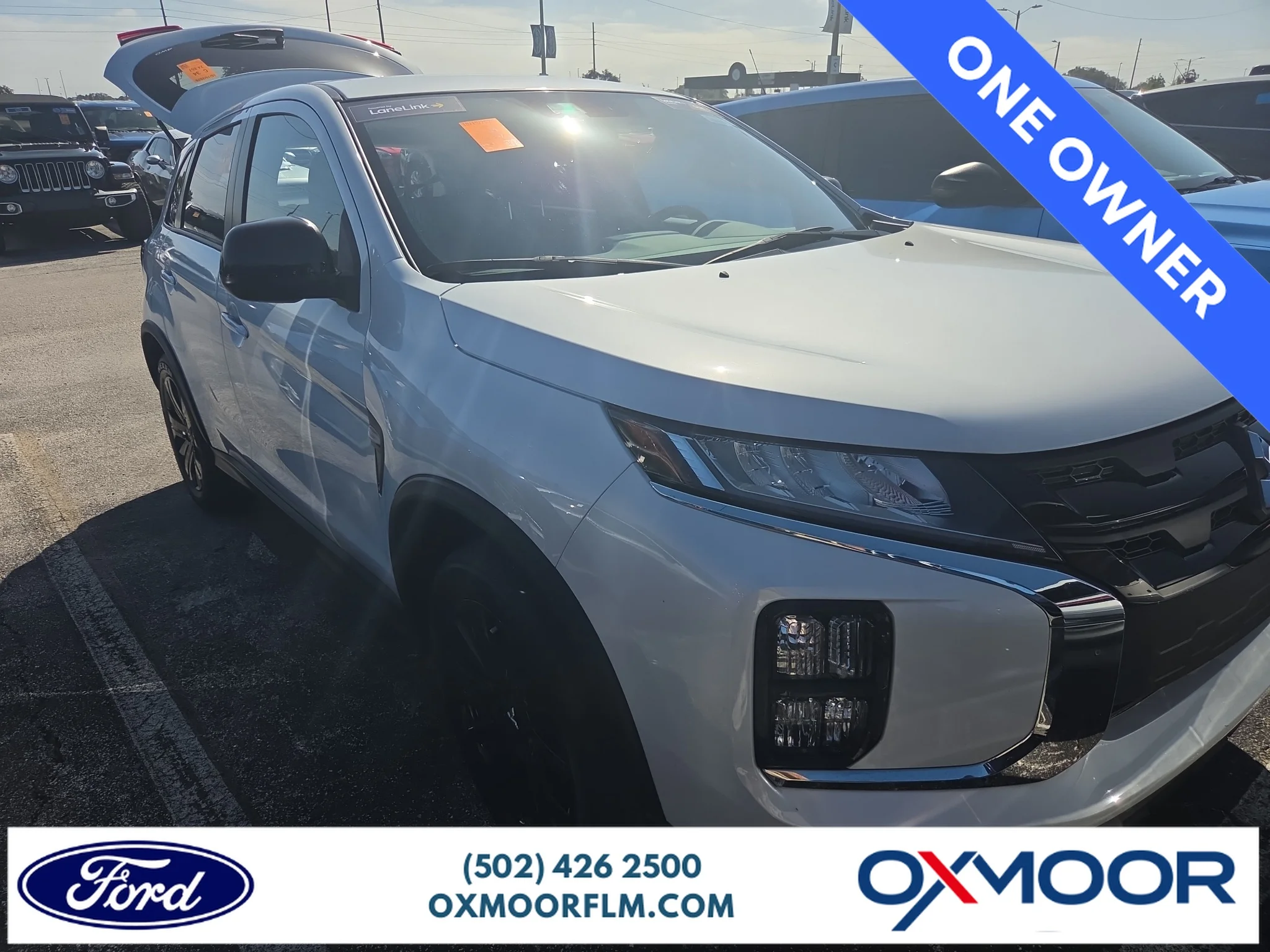 Used 2025 White Diamond Mitsubishi LE image 1
