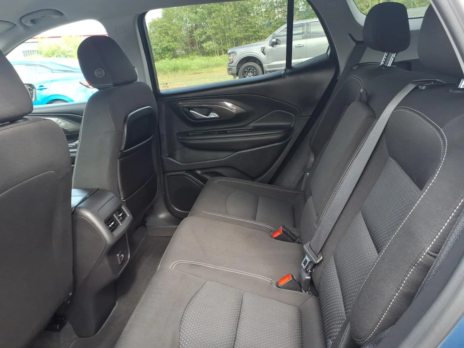 Used 2024 Downpour Metallic GMC SLE image 14