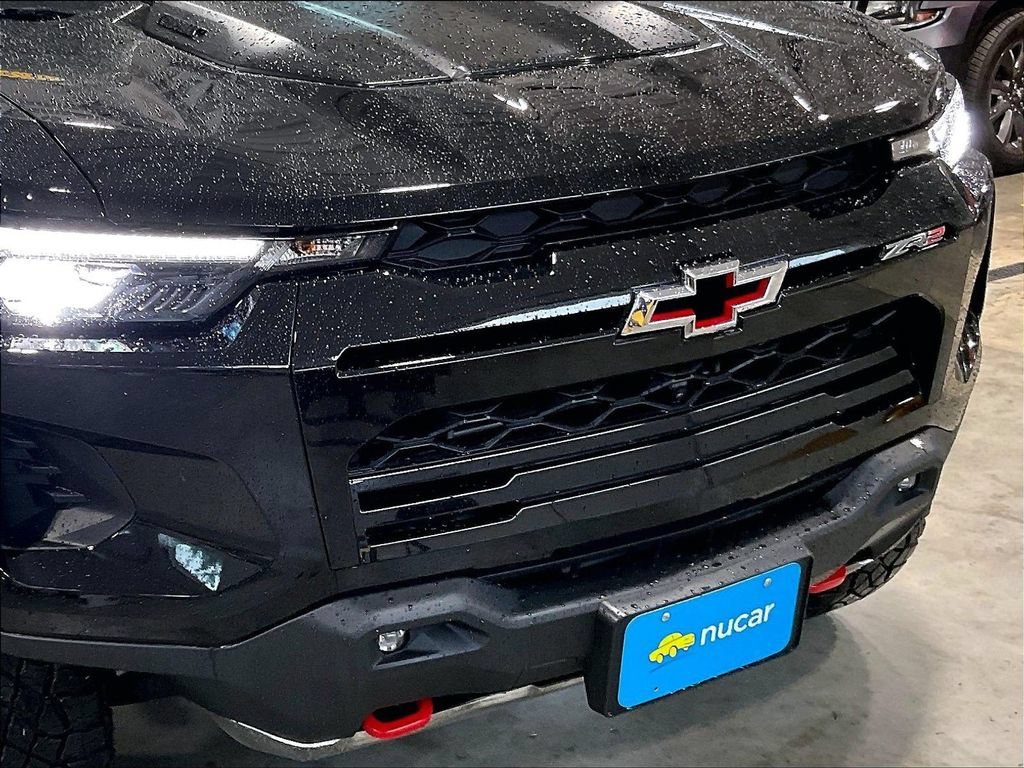 Used 2025 Black Chevrolet ZR2 image 33