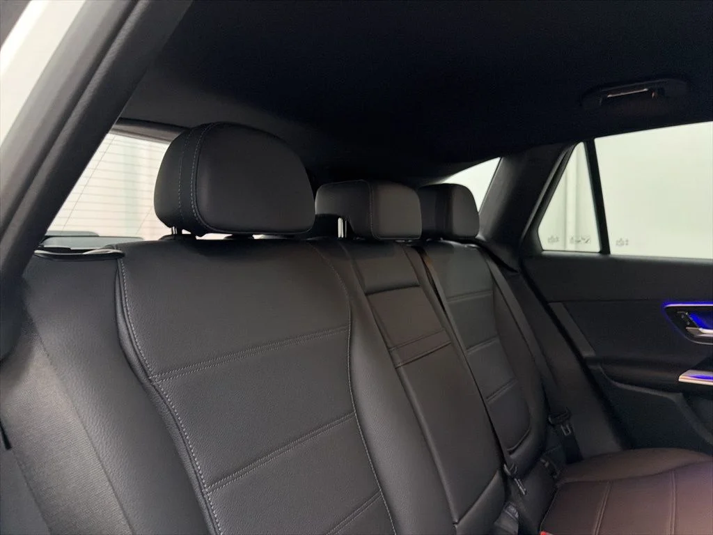 Used 2026 White Mercedes-Benz GLC 300 image 25