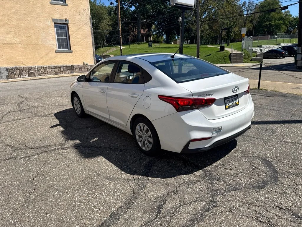 Used 2019 White Hyundai SE image 5