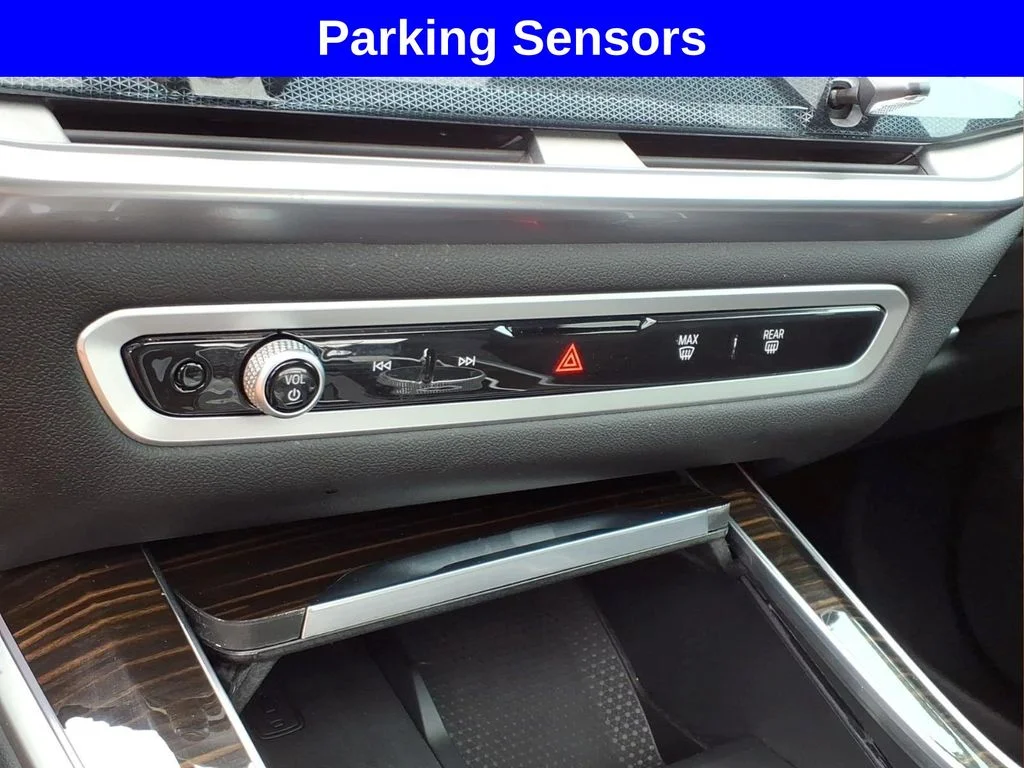 Used 2025 White BMW xDrive40i image 8