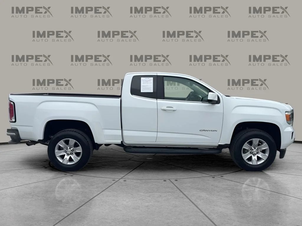 Used 2018 White GMC SLE1 image 6