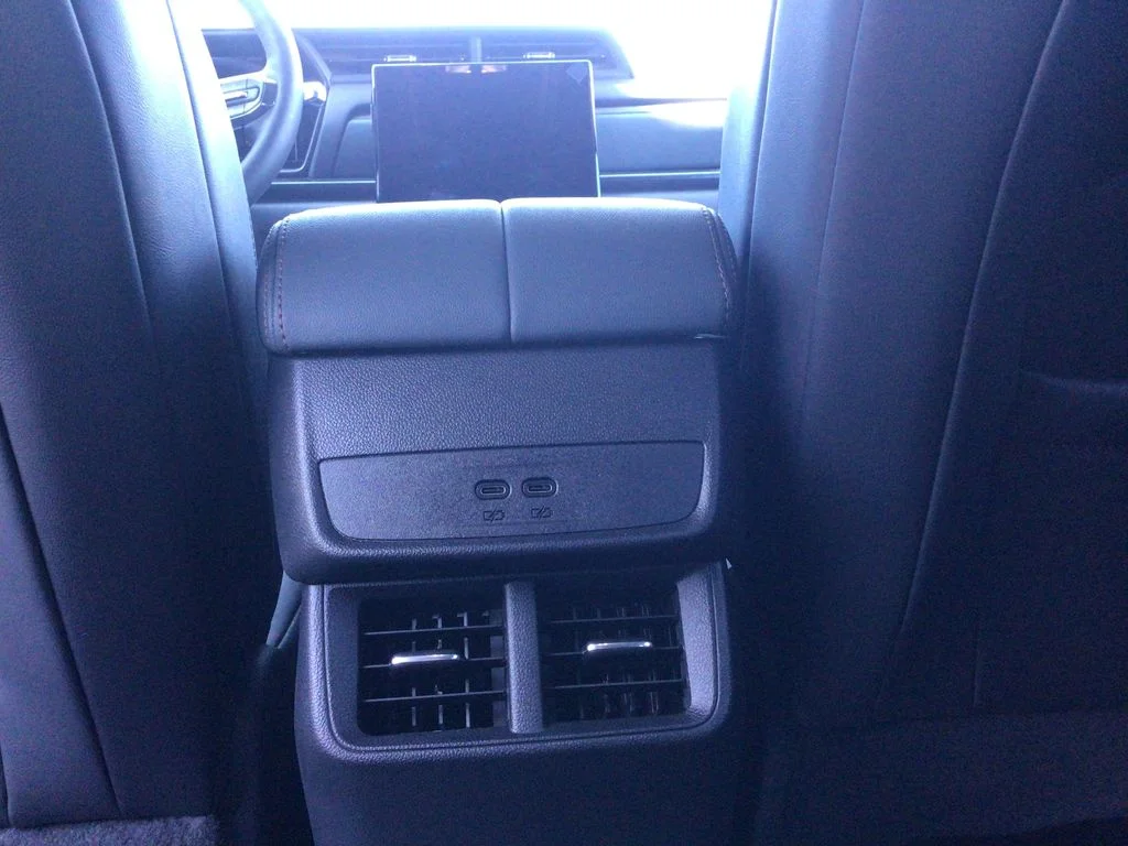 New 2026 Summit White GMC AT4 image 8