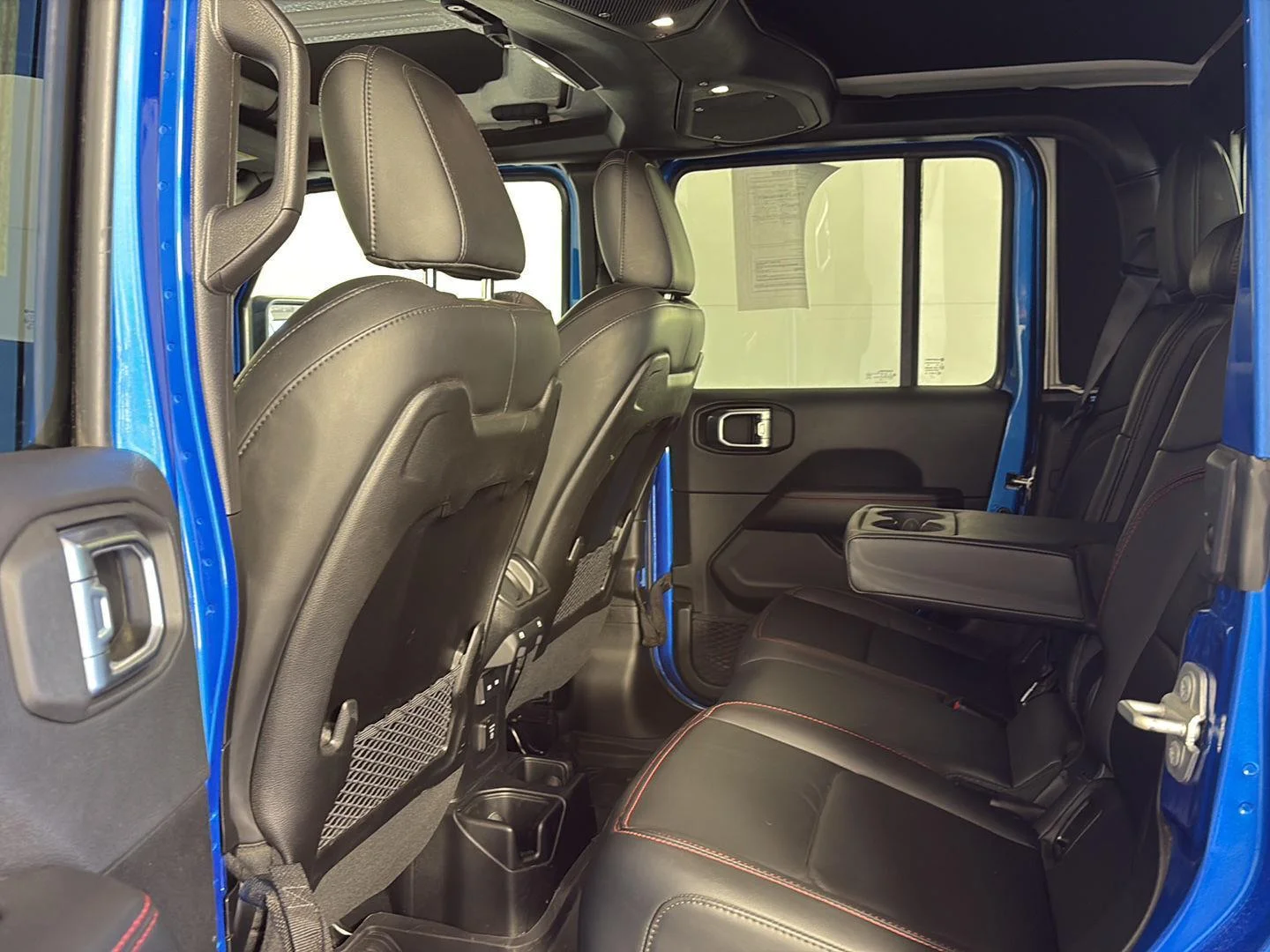 Used 2024 Hydro Blue Pearlcoat Jeep Rubicon X image 23