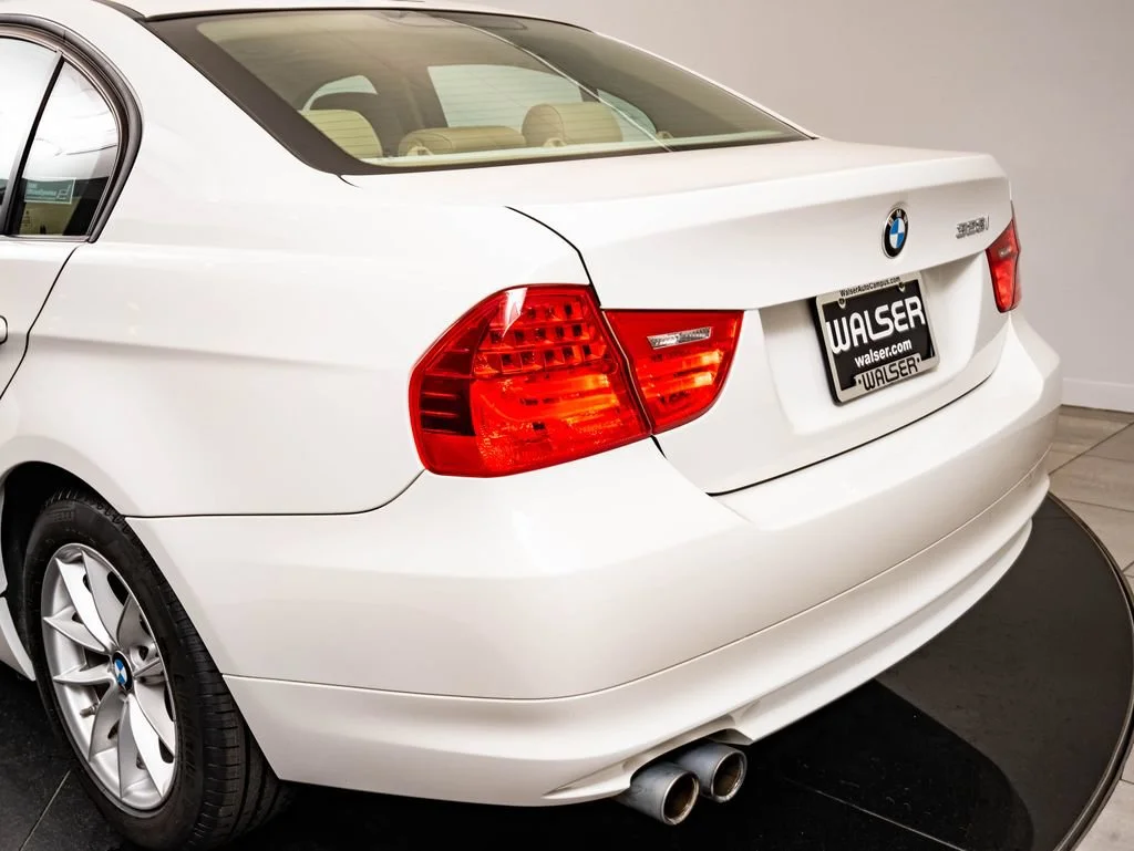 Used 2010 Alpine White BMW 328i image 19