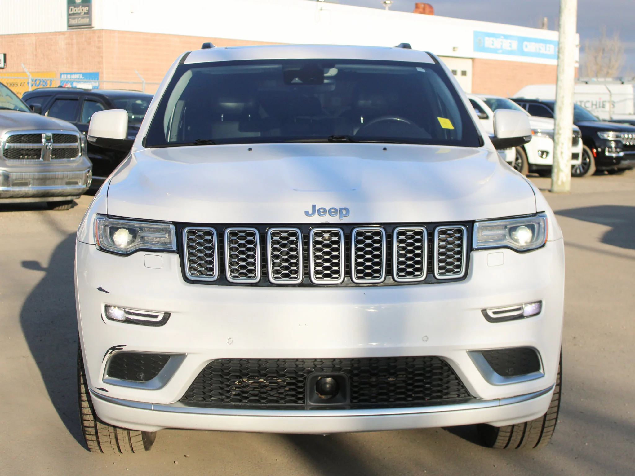 Certified Used 2018 White Jeep Summit * Mechanic Special | Winter Tires | Skid Plates | Harman/Kardon | Adaptive Cruise image 7