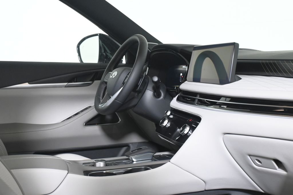 New 2027 2T RAD WHT INFINITI Autograph AWD image 36