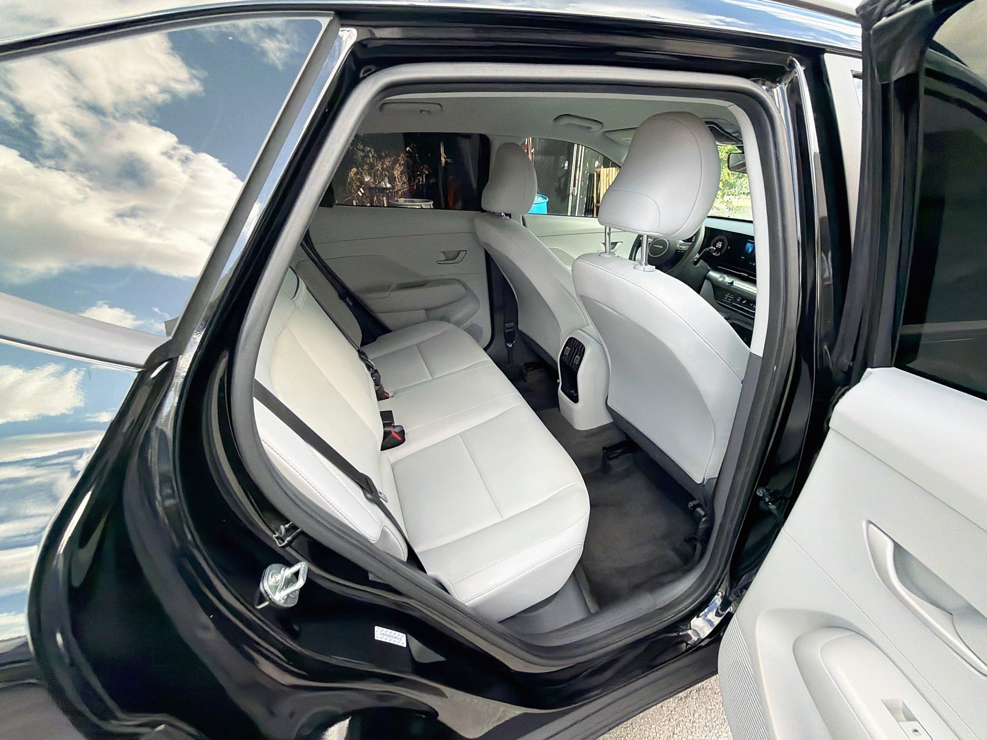Used 2024 Abyss Black Pearl Hyundai SEL image 26