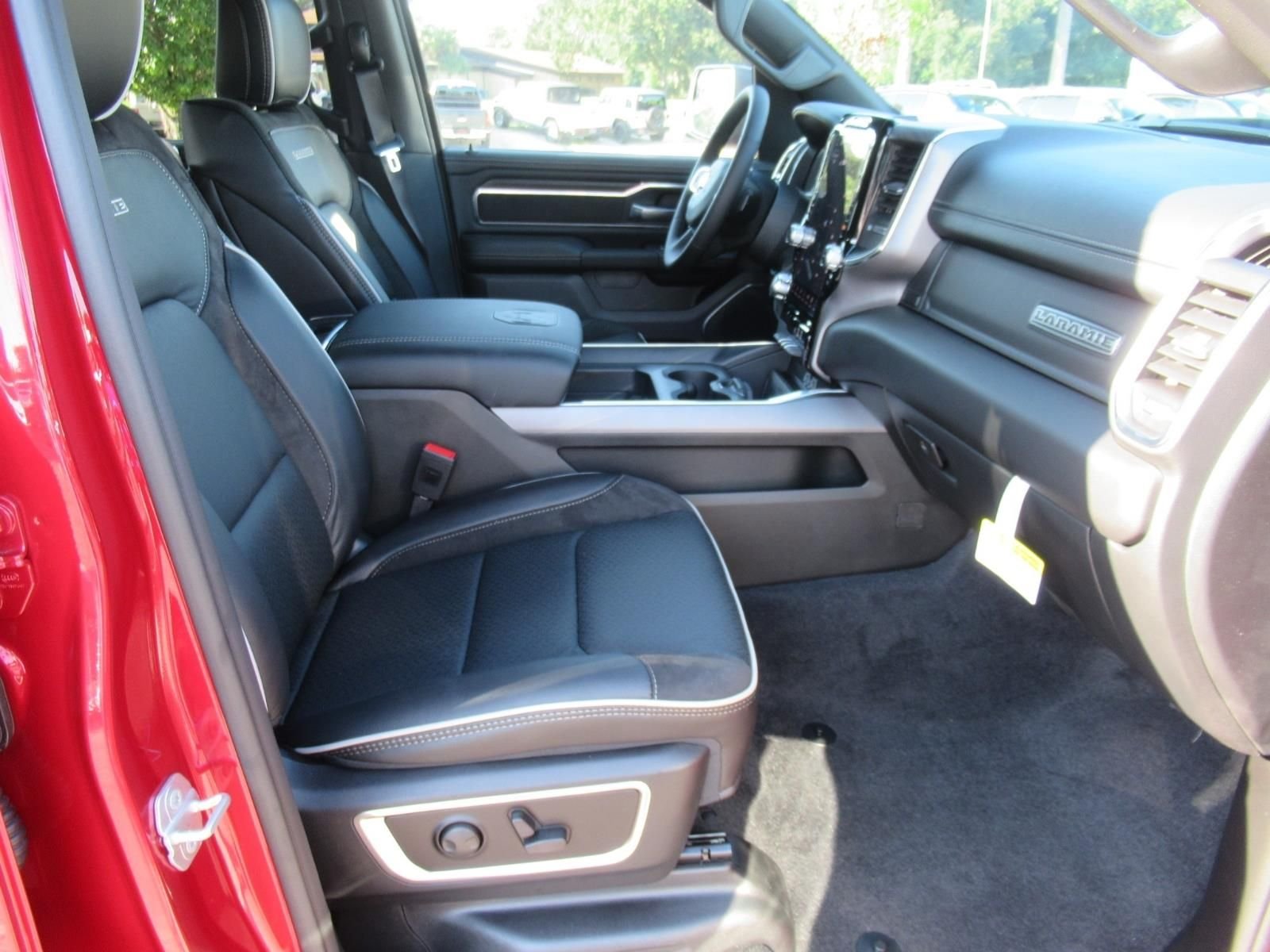 New 2026 Molten Red Pearl-Coat Exterior Paint RAM Laramie image 11