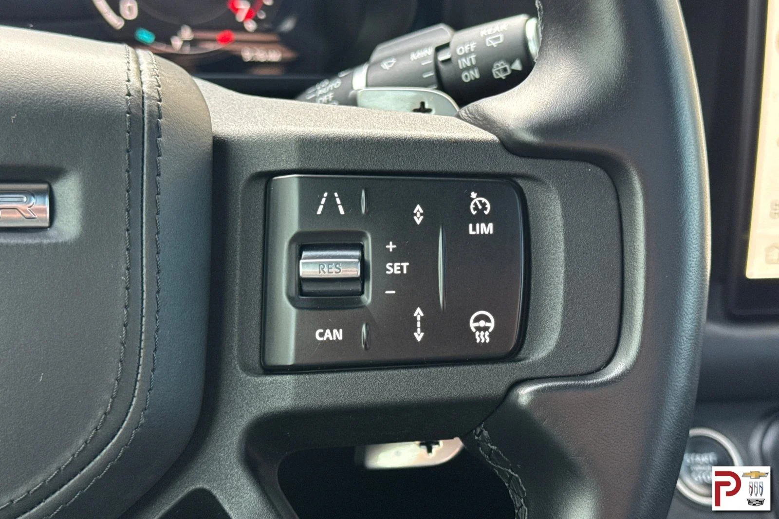 Used 2025 Gray Land Rover V8 image 30