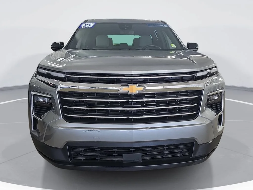 Used 2025 Sterling Gray Metallic Chevrolet LT image 10