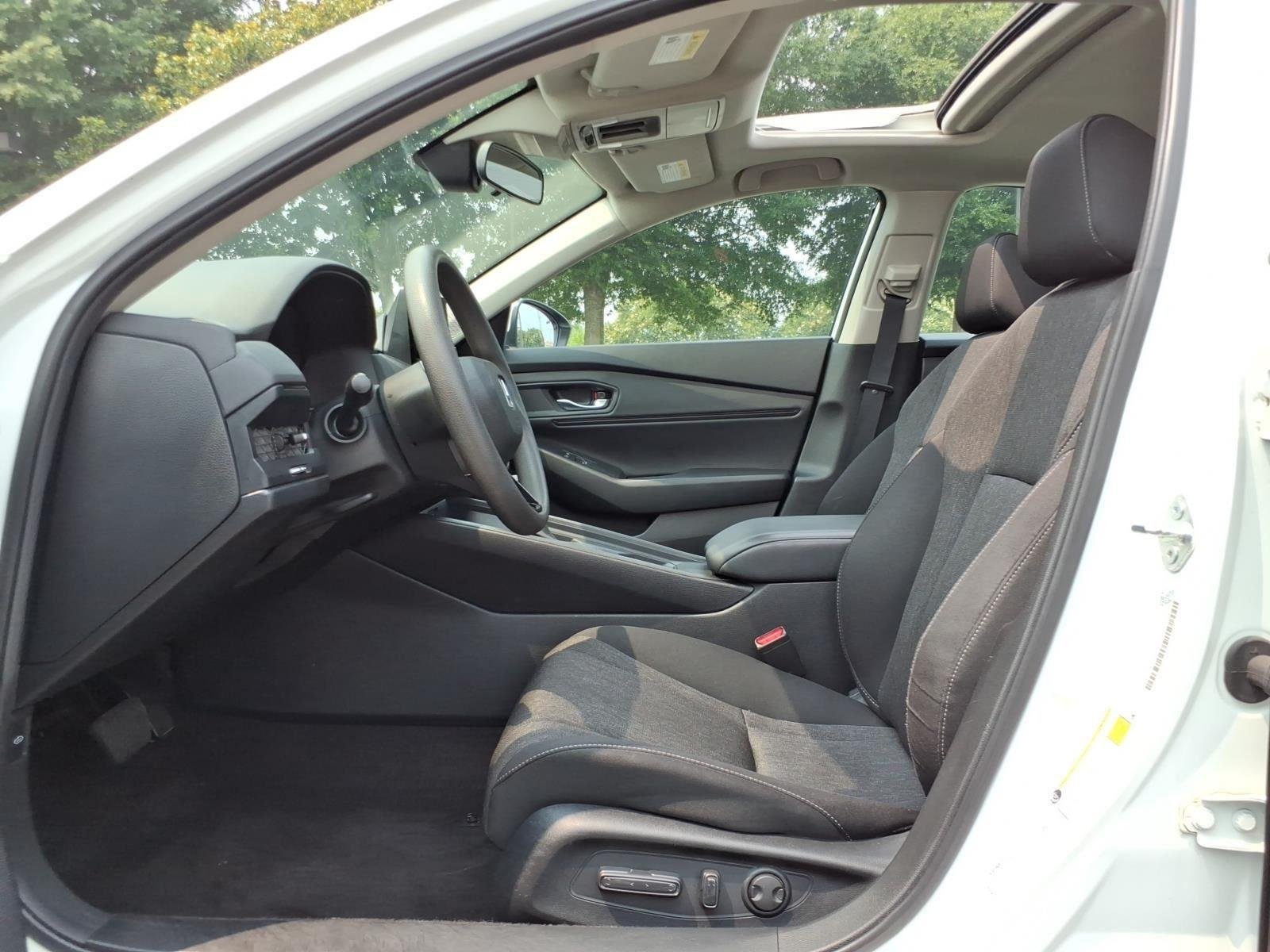 Used 2024 WHITE Honda EX image 10