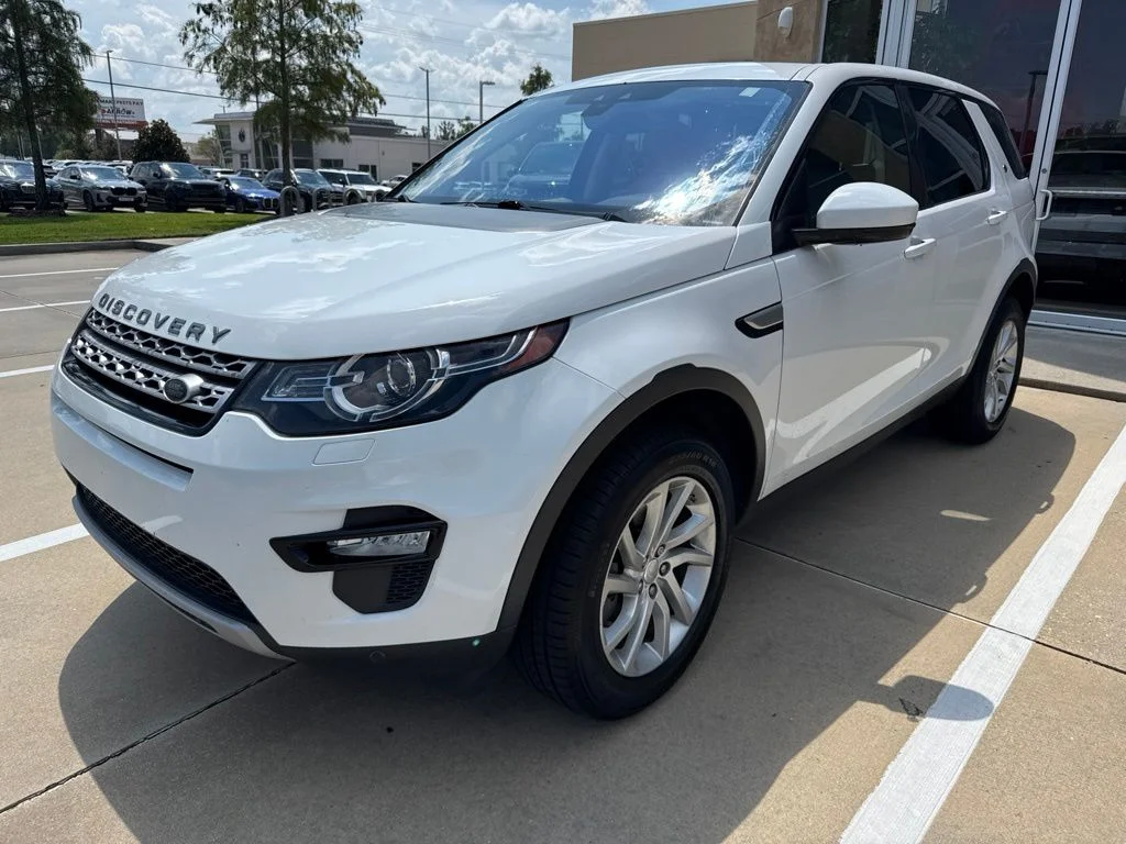 Used 2018 White Land Rover HSE image 1