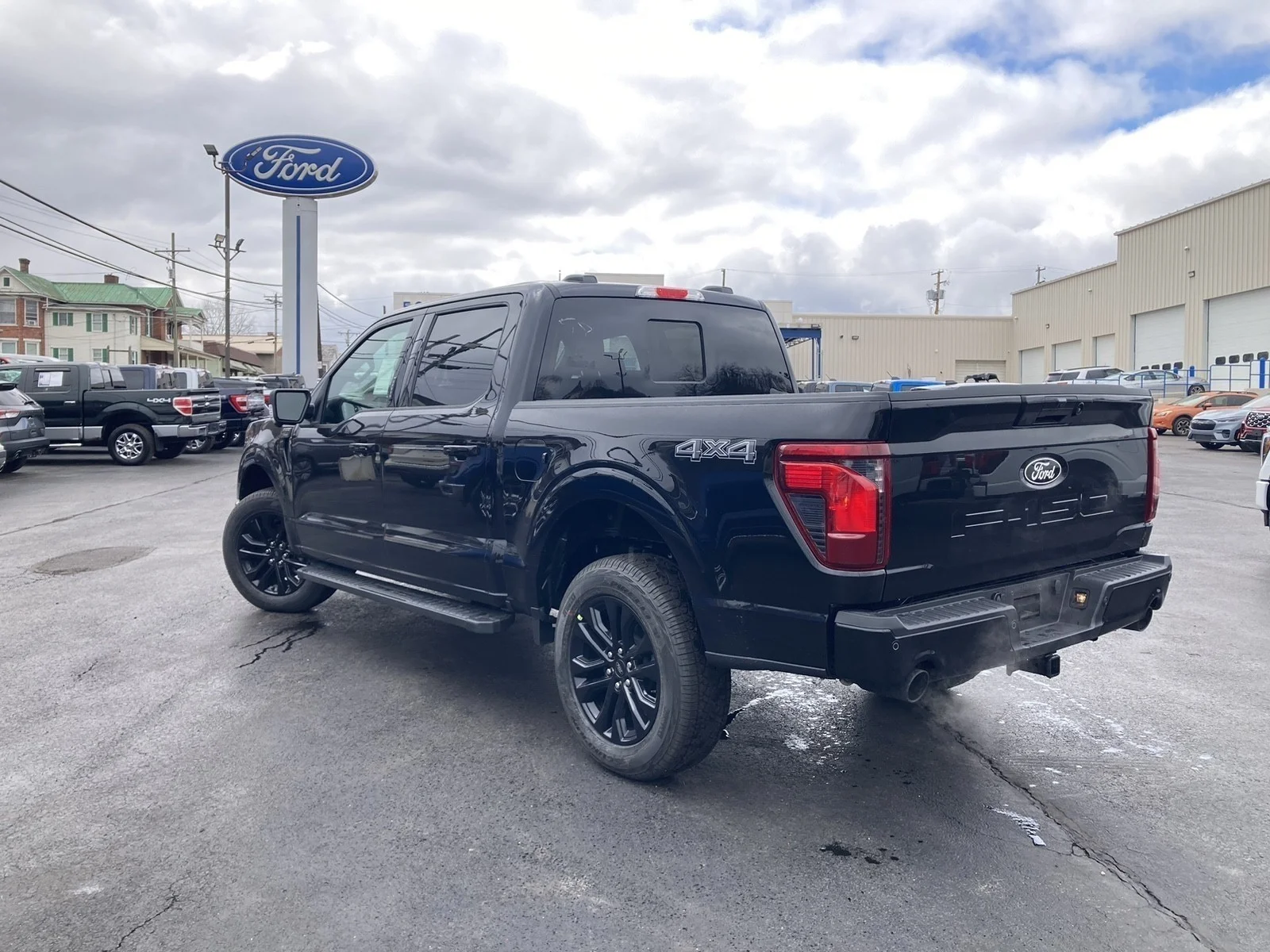 New 2026 Agate Black Metallic Ford XLT image 2