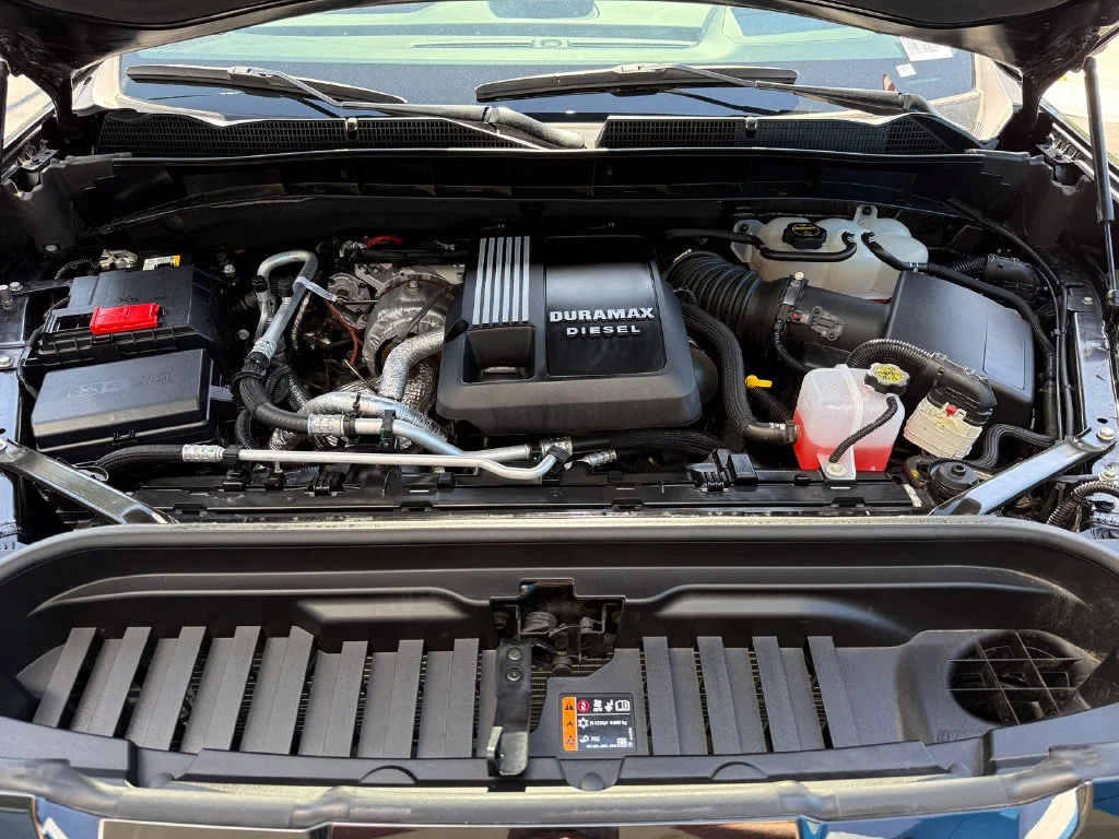 Used 2025 Onyx Black GMC Denali Ultimate image 14