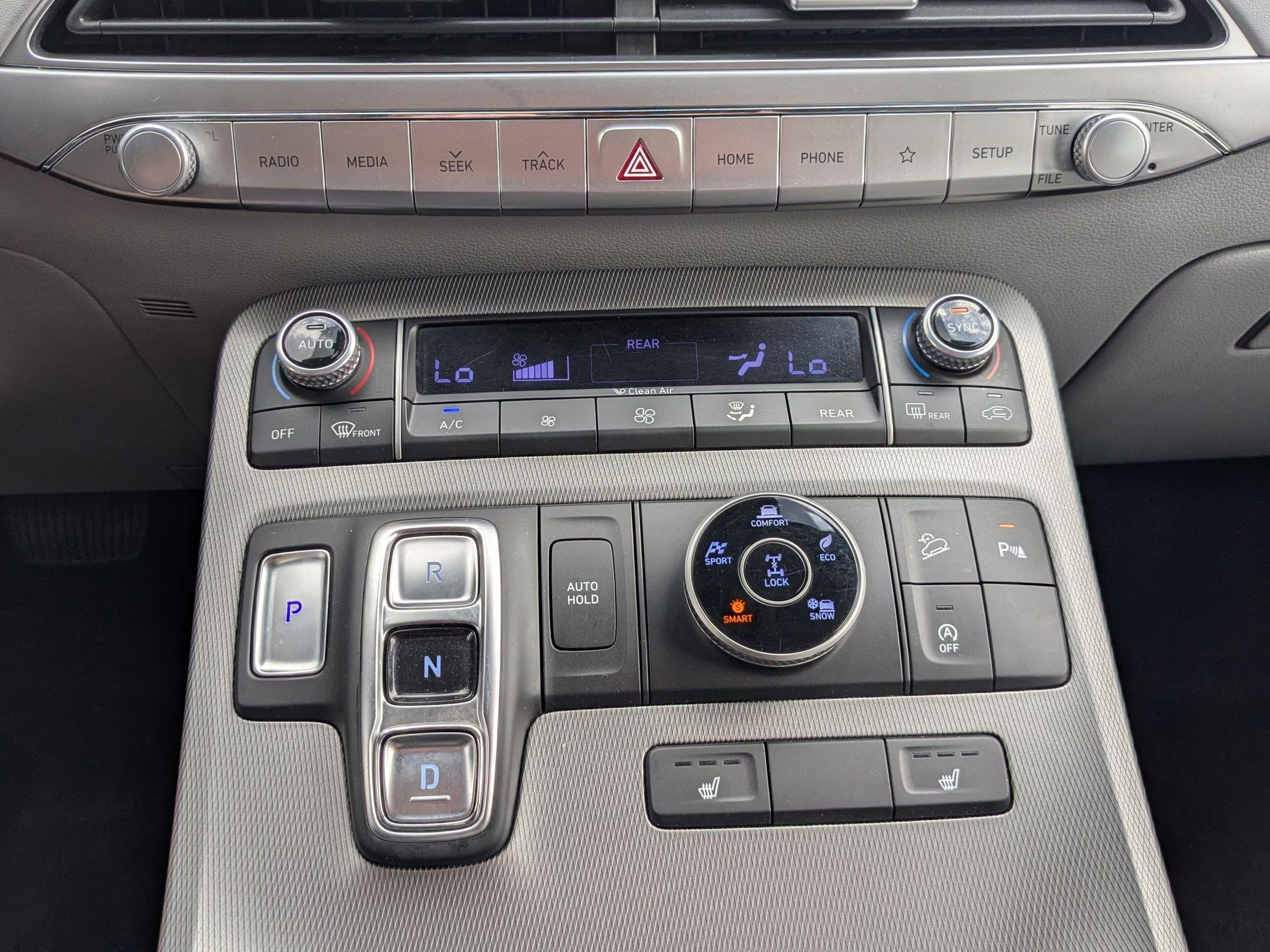 Used 2020 Hyper White Hyundai SEL image 22