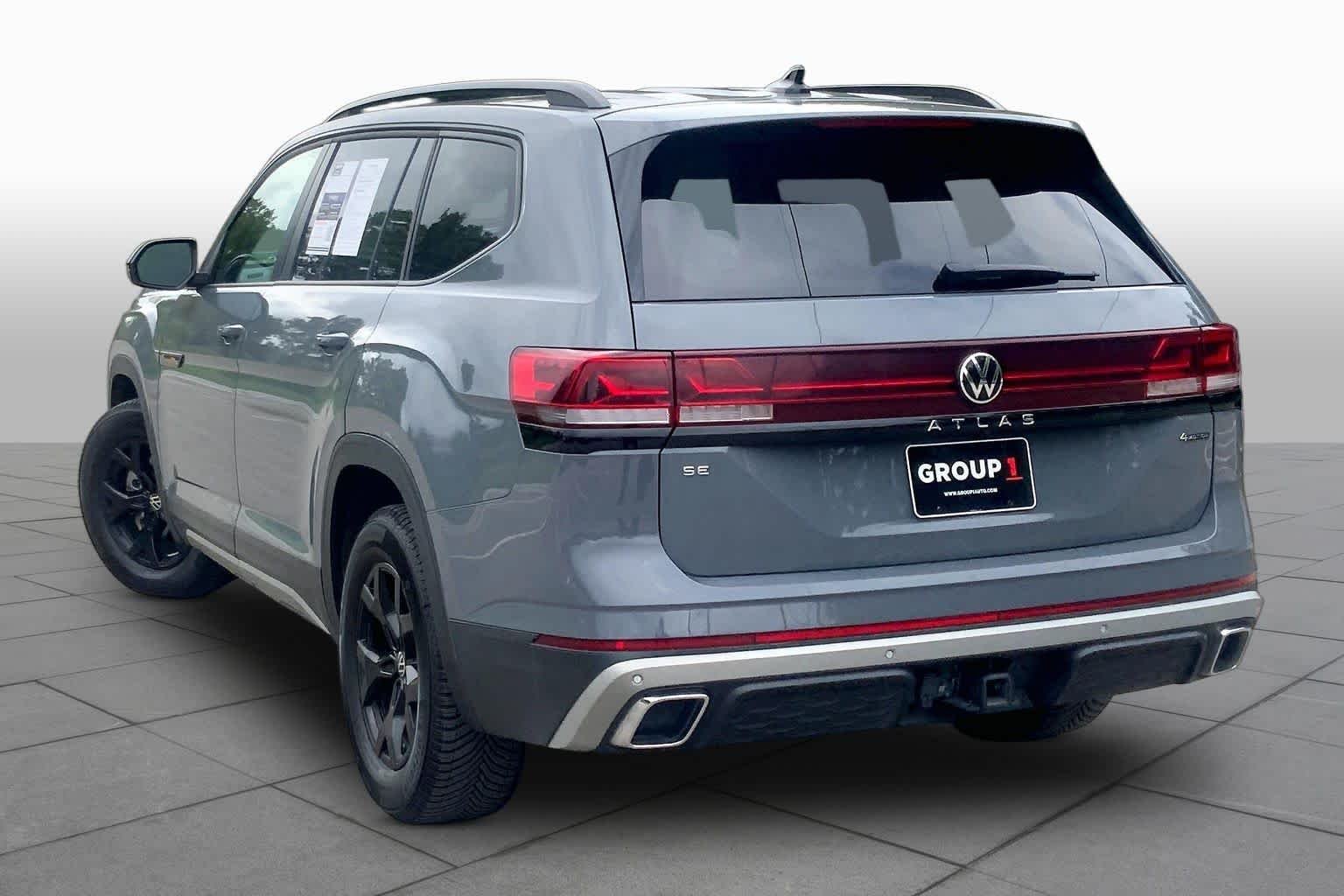 Used 2024 Pure Gray Volkswagen 2.0T Peak Edition SE w/Technology image 10