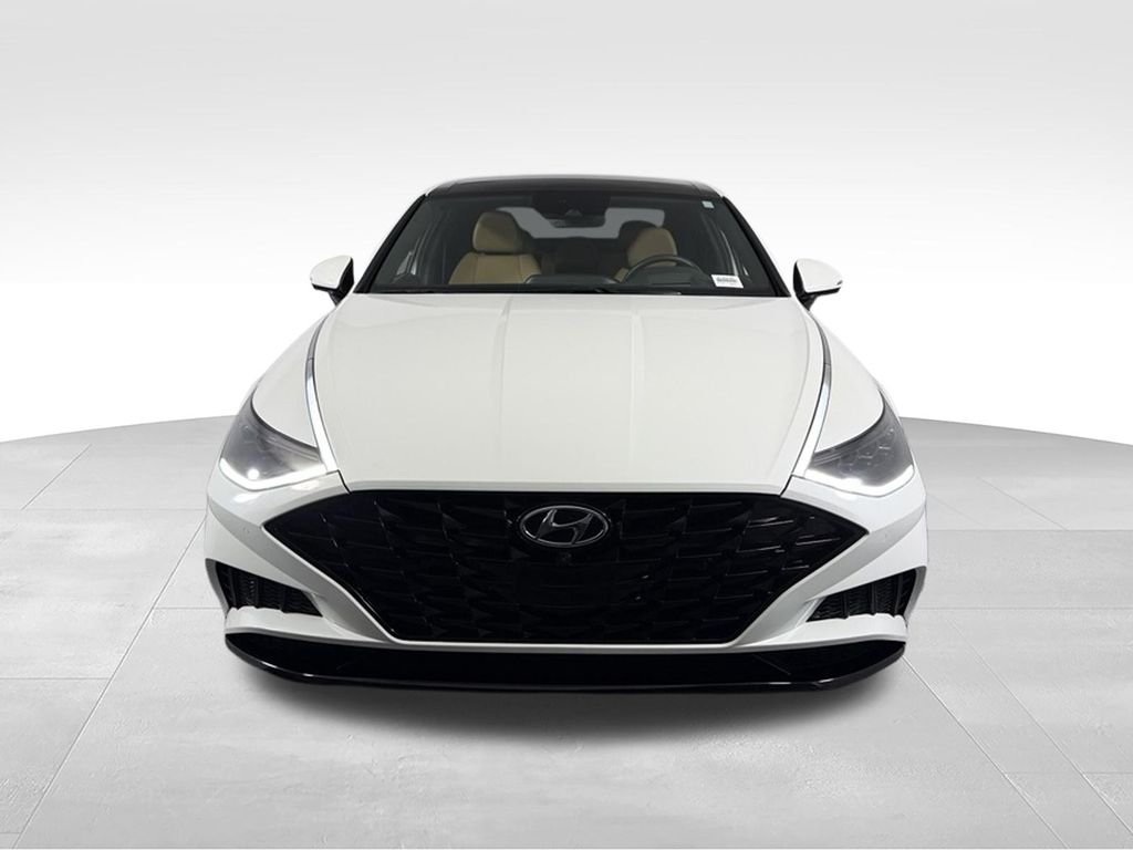 Used 2021 Quartz Hyundai Limited image 5