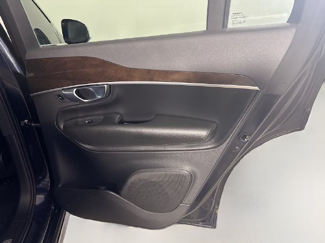 Used 2019 Magic Blue Metallic Volvo Momentum image 24