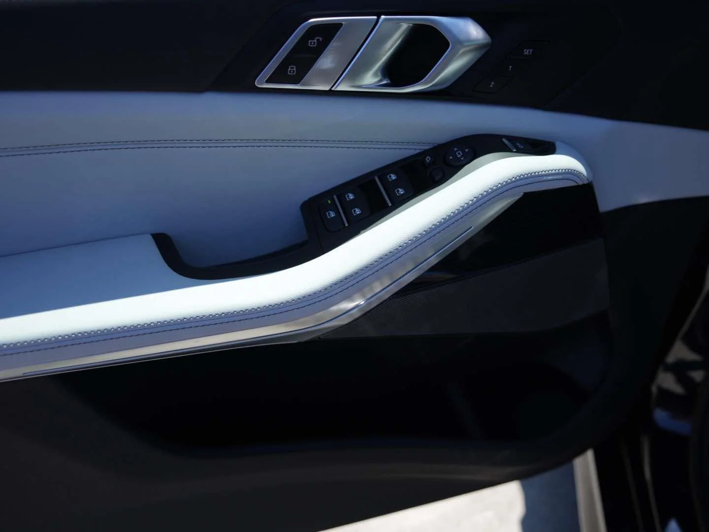 New 2026 Carbon Black Metallic BMW sDrive40i image 12