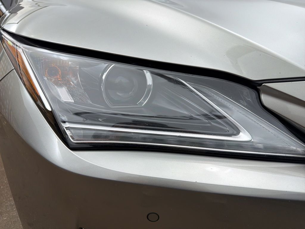 Used 2018 Silver Lexus 350L image 34