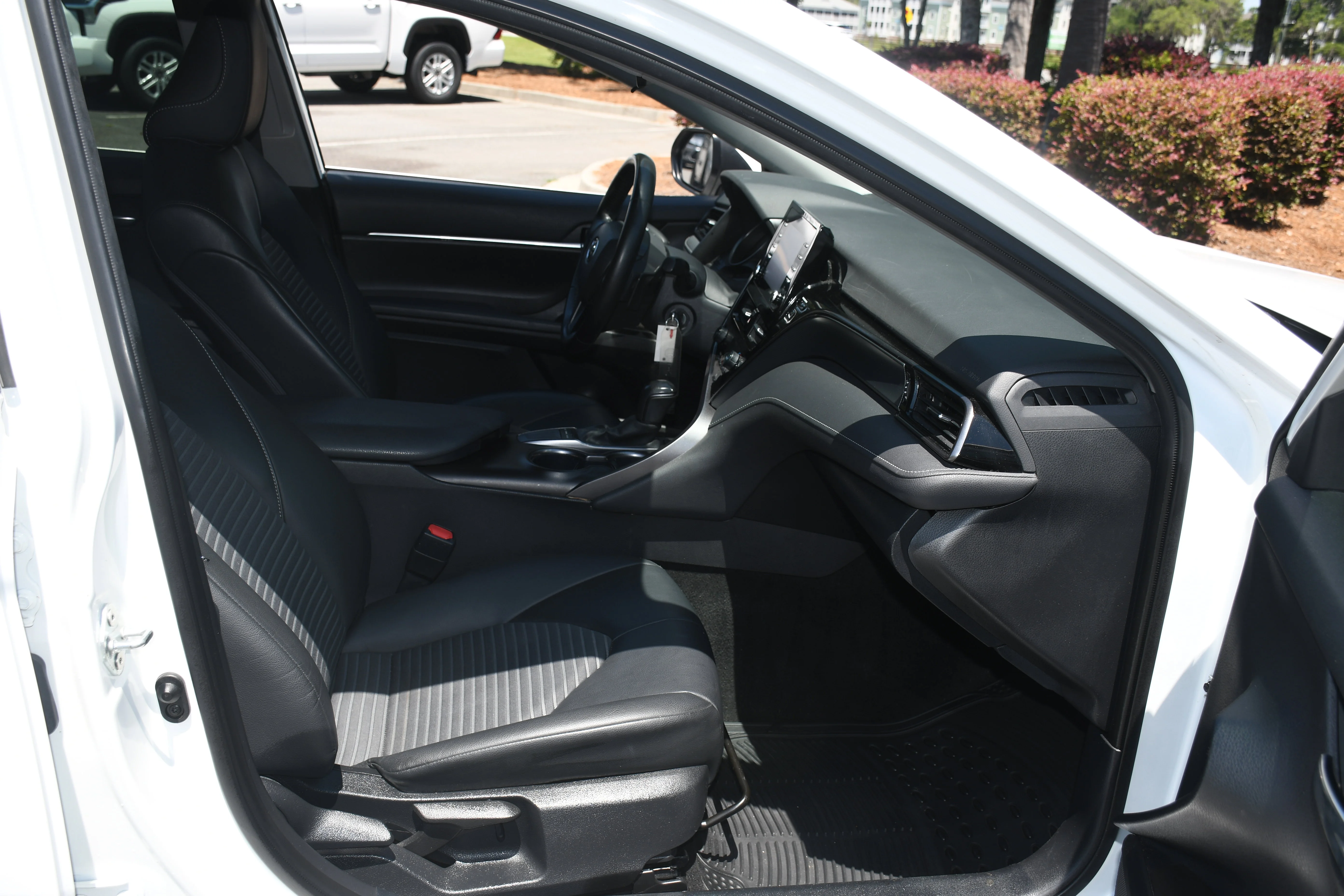 Used 2023 White Toyota SE image 19