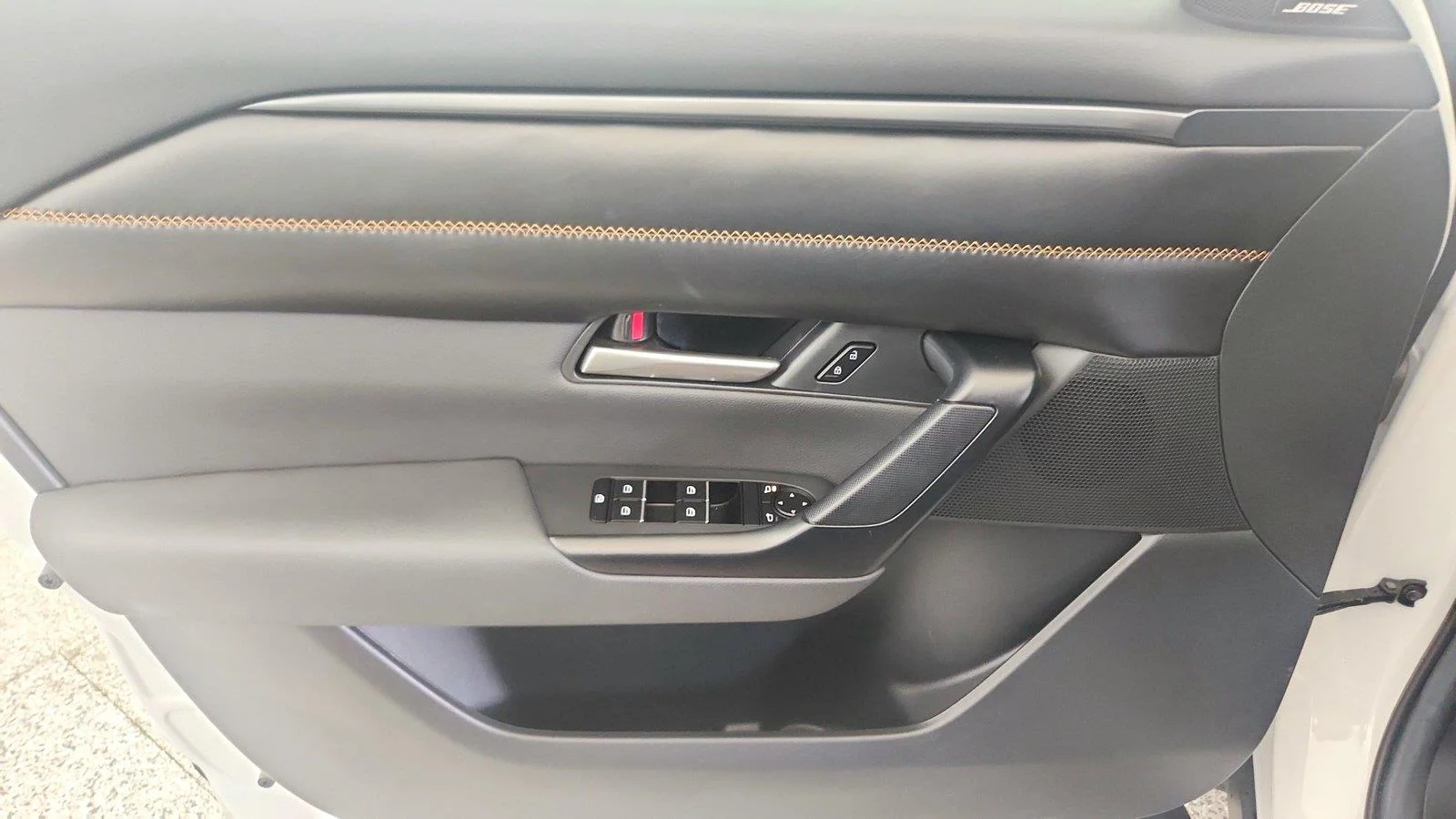 Used 2025 Wind Chill Pearl Mazda Premium Package image 24