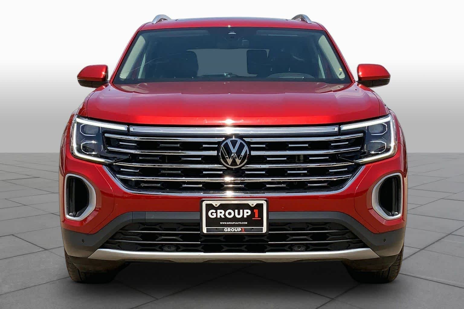 Used 2024 Aurora Red Metallic Volkswagen 2.0T SEL image 4