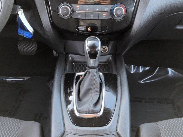 Used 2021 Silver Nissan S image 19