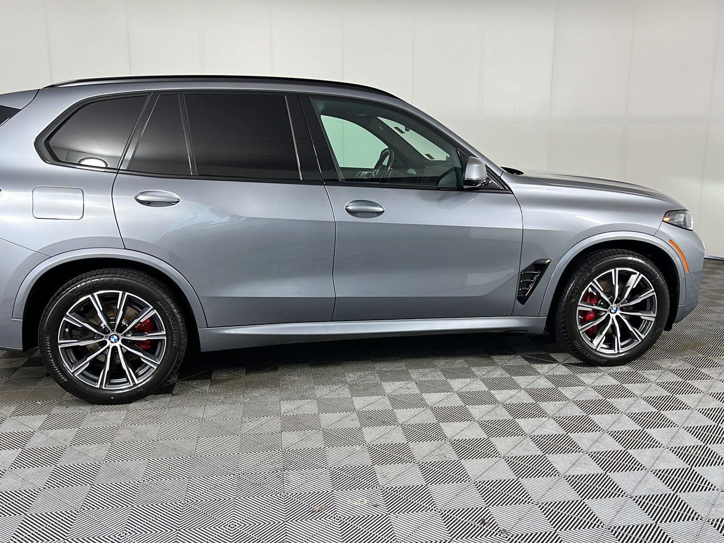 Certified Used 2024 Skyscraper Grey Metallic BMW xDrive40i image 3