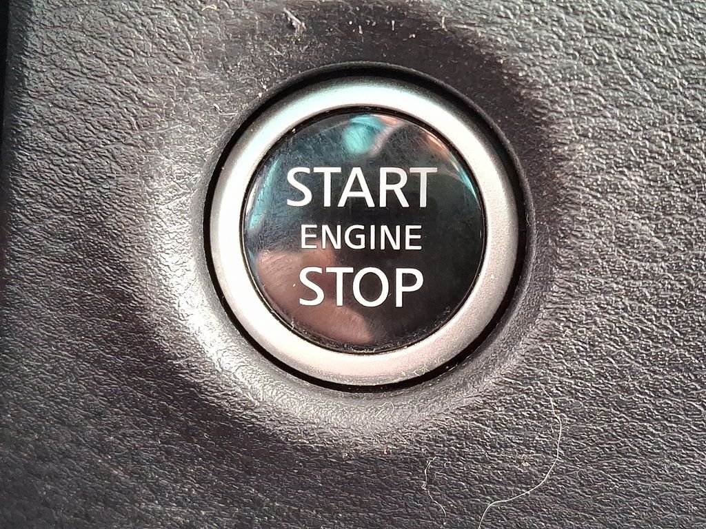 Used 2023 Red Nissan PRO-4X image 22