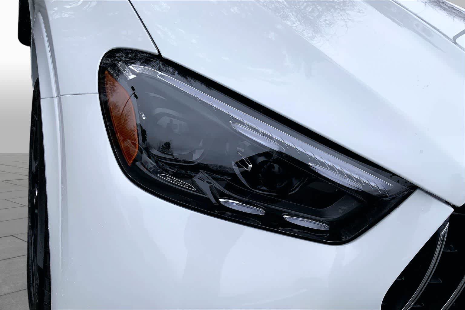 New 2026 MANUFAKTUR Moonlight White Metallic Mercedes-Benz AMG® GLE 53 image 17
