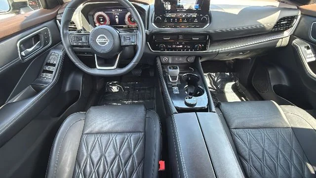 Certified Used 2021 Gold Nissan Platinum image 26