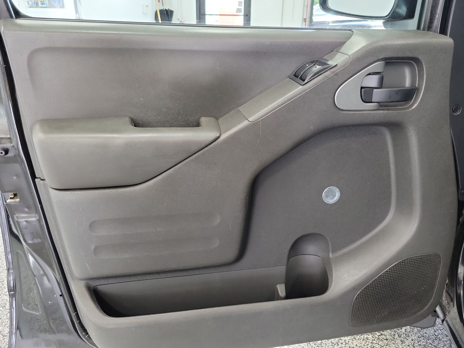 Used 2015 Black Nissan S image 6