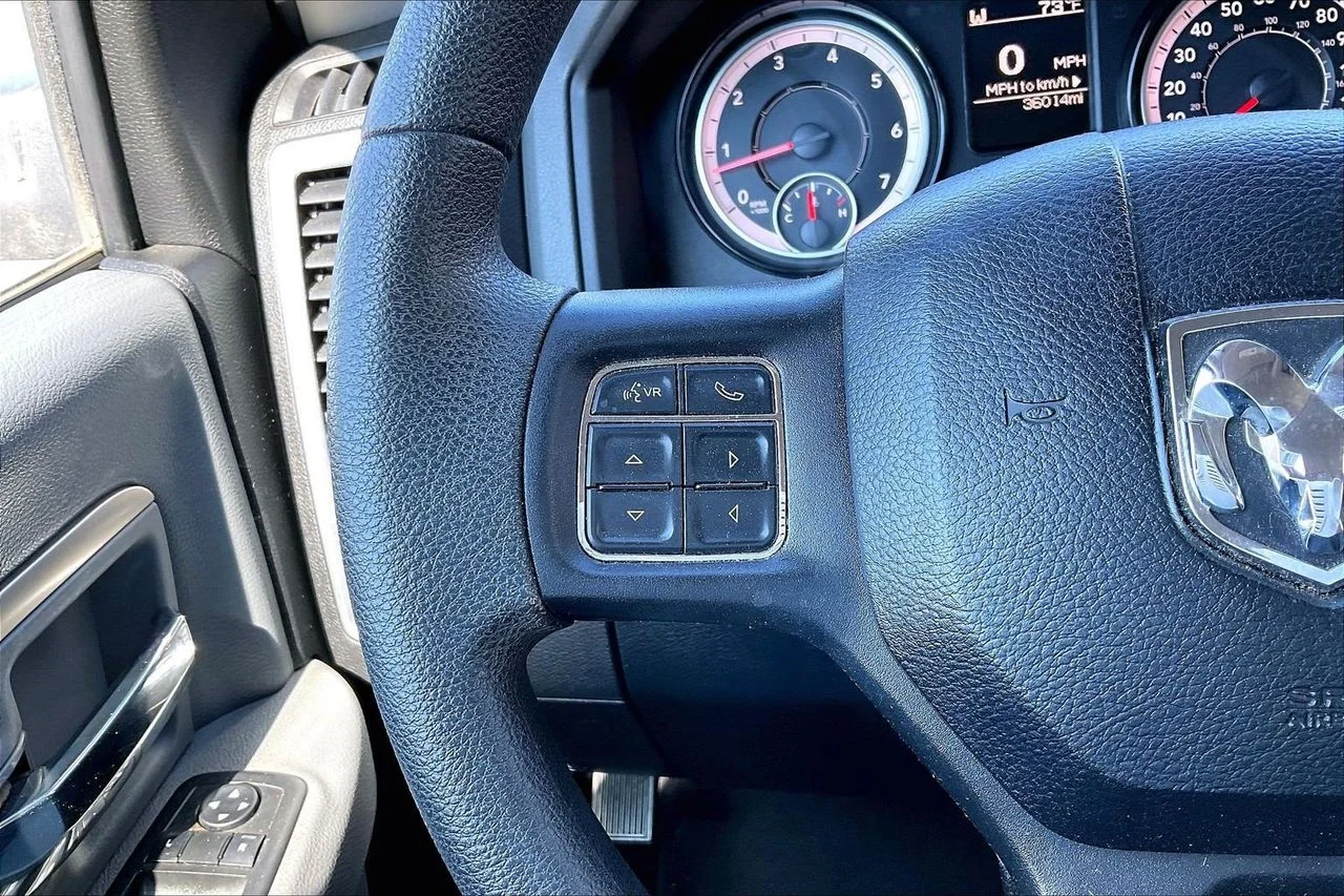 Certified Used 2018 Black Ram SLT image 27