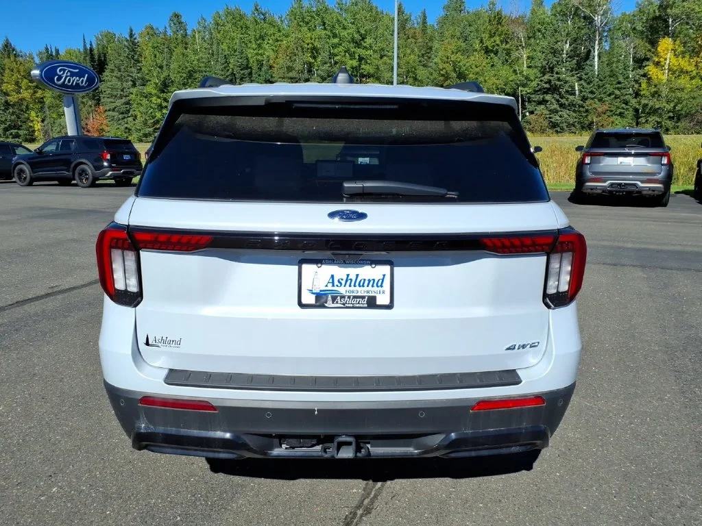 2026 Ford Explorer ST-Line - Photo 6